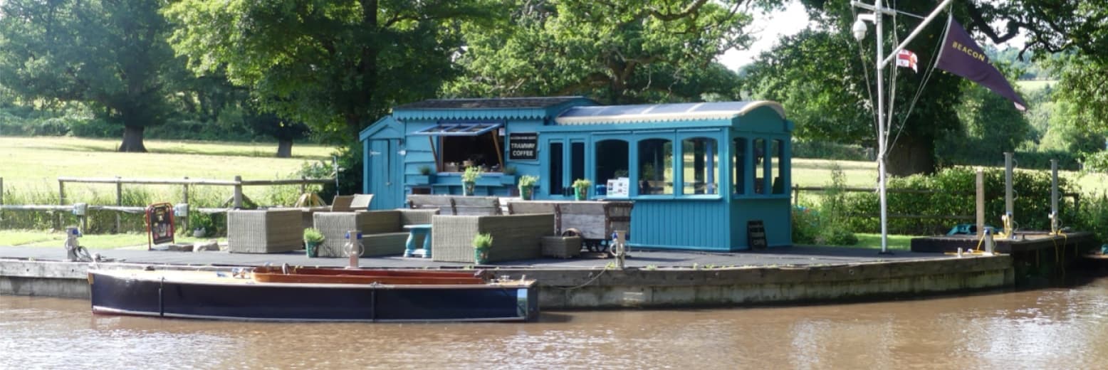 Book houseboats on AirBNB